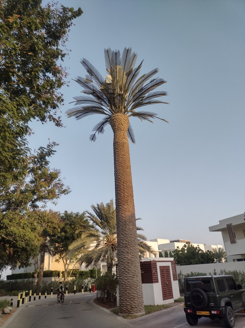 Sendemast als Palme getarnt