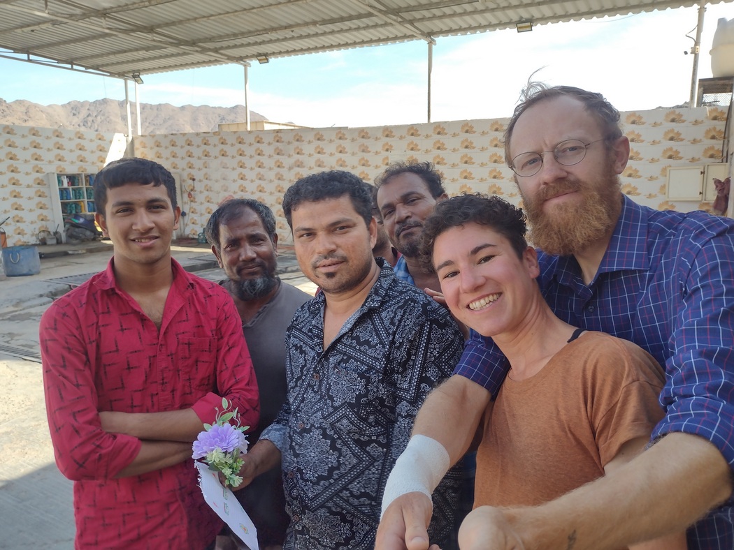 Gruppenfoto vor der Waschanlage