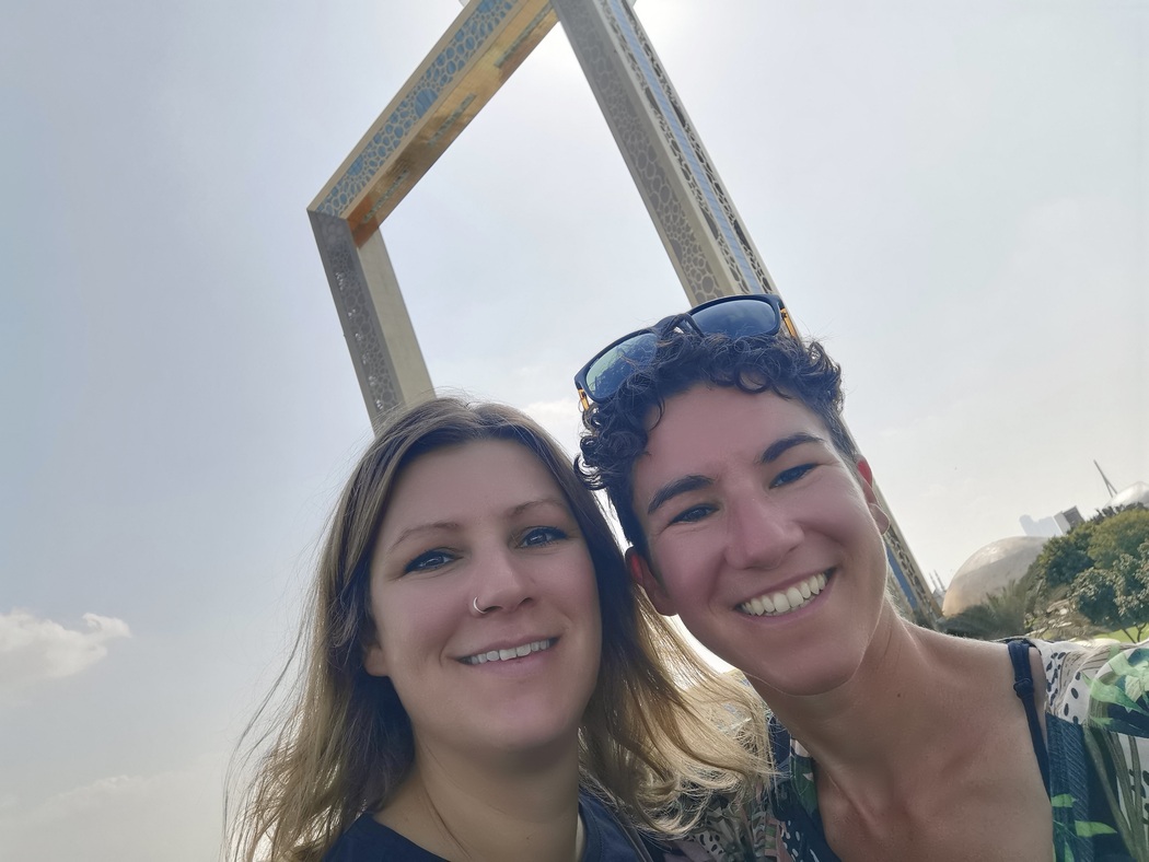 Selfie vor Dubai Frame
