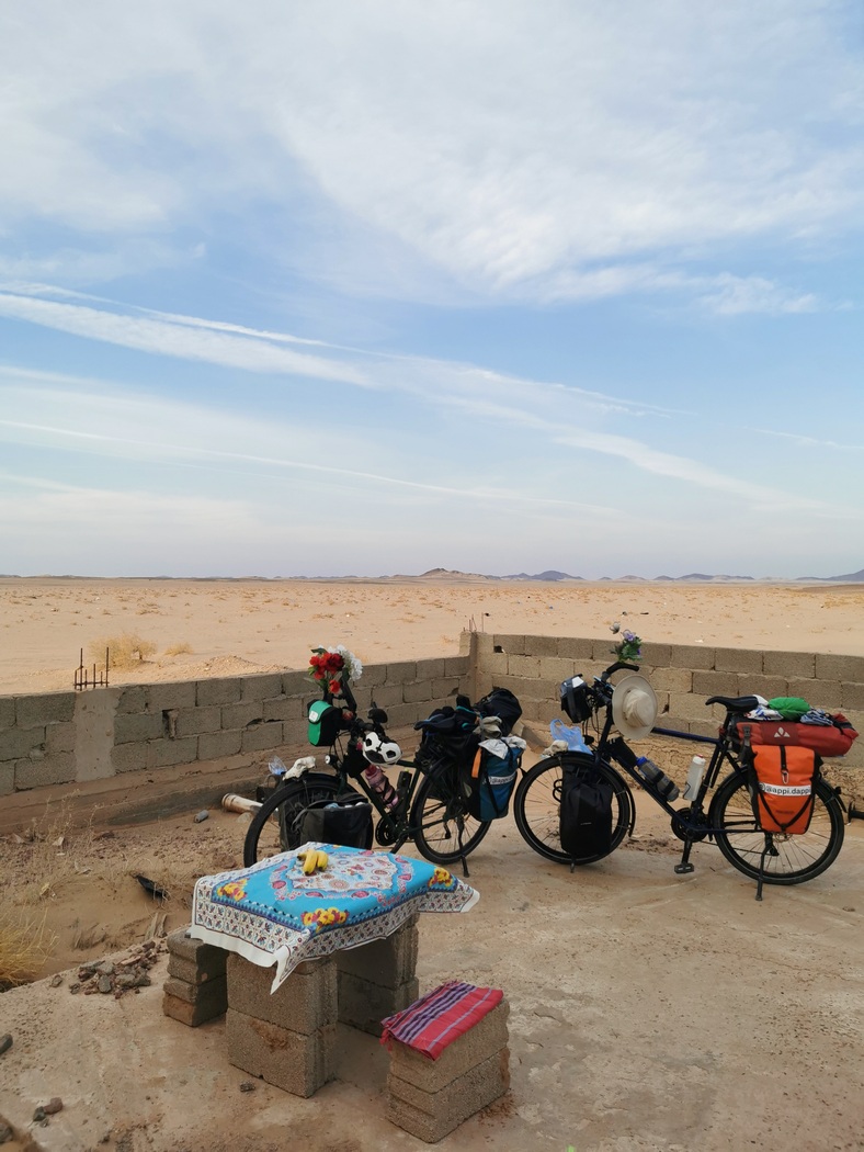 Terrasse mit Ausblick auf die Wüste