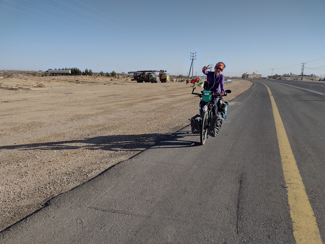 Julia auf dem Fahrrad