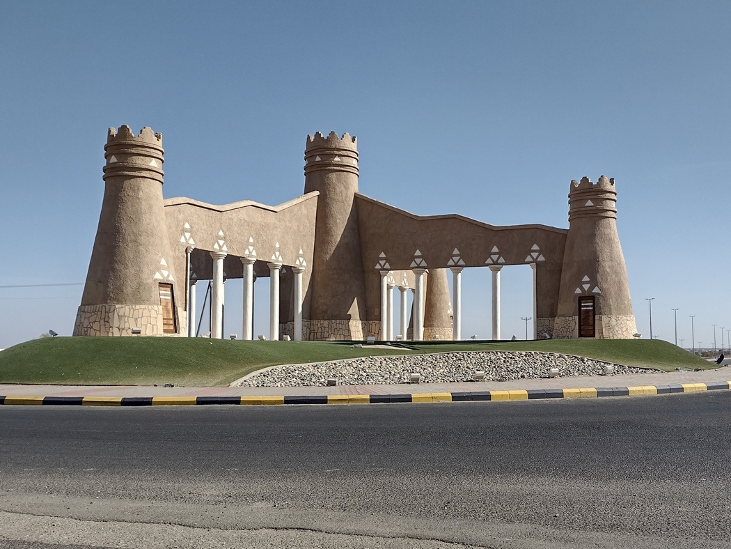 Kreisverkehr mit Burg