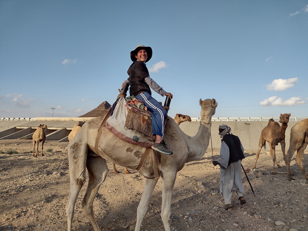 Julia auf Kamel