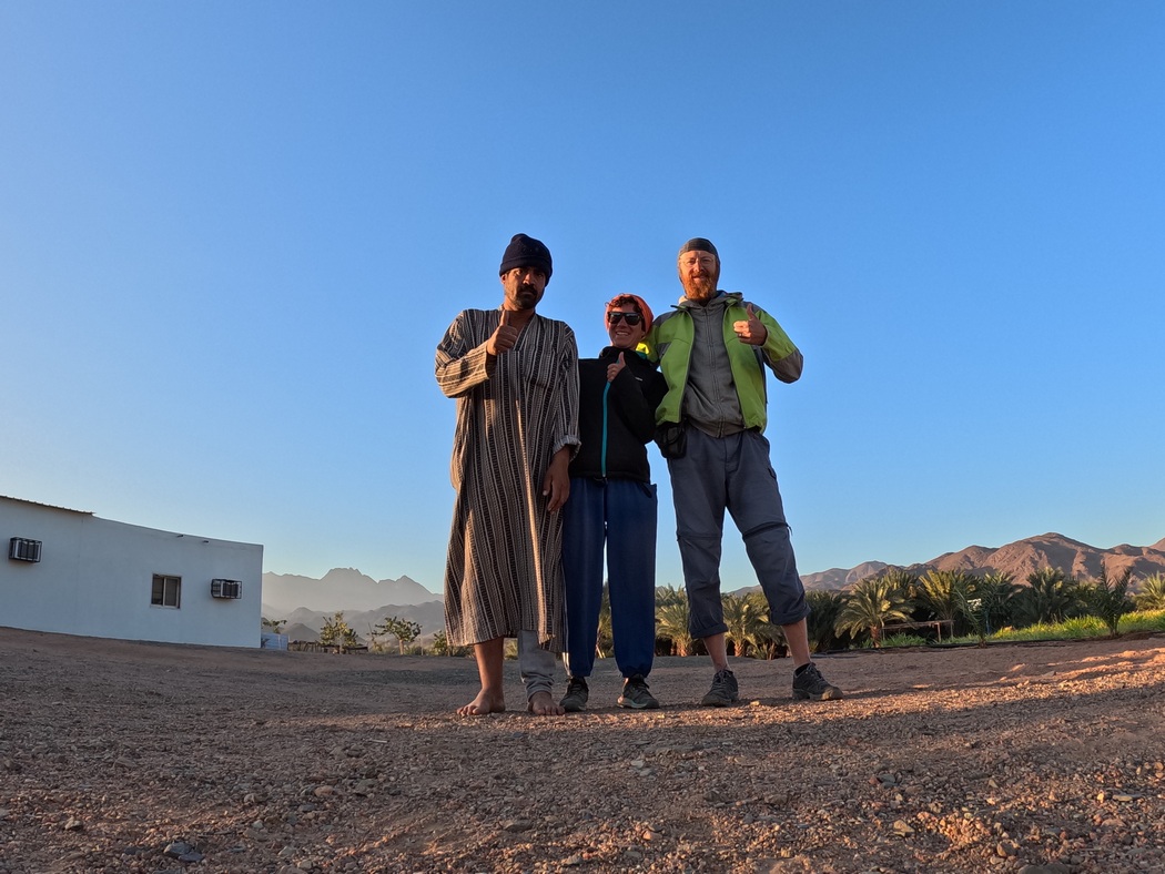 Julia und Tilmann mit Farmarbeiter