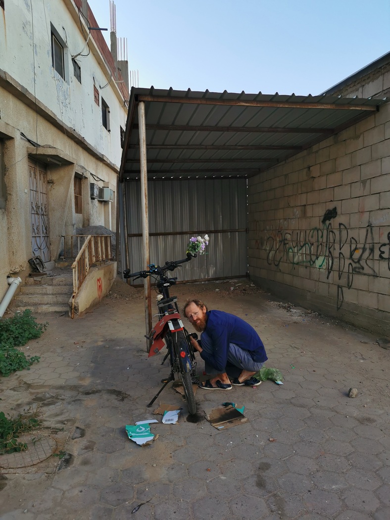 Tilmann putzt die Kette