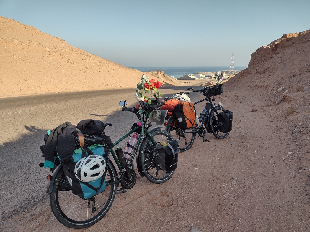 Fahrräder am Straßenrand