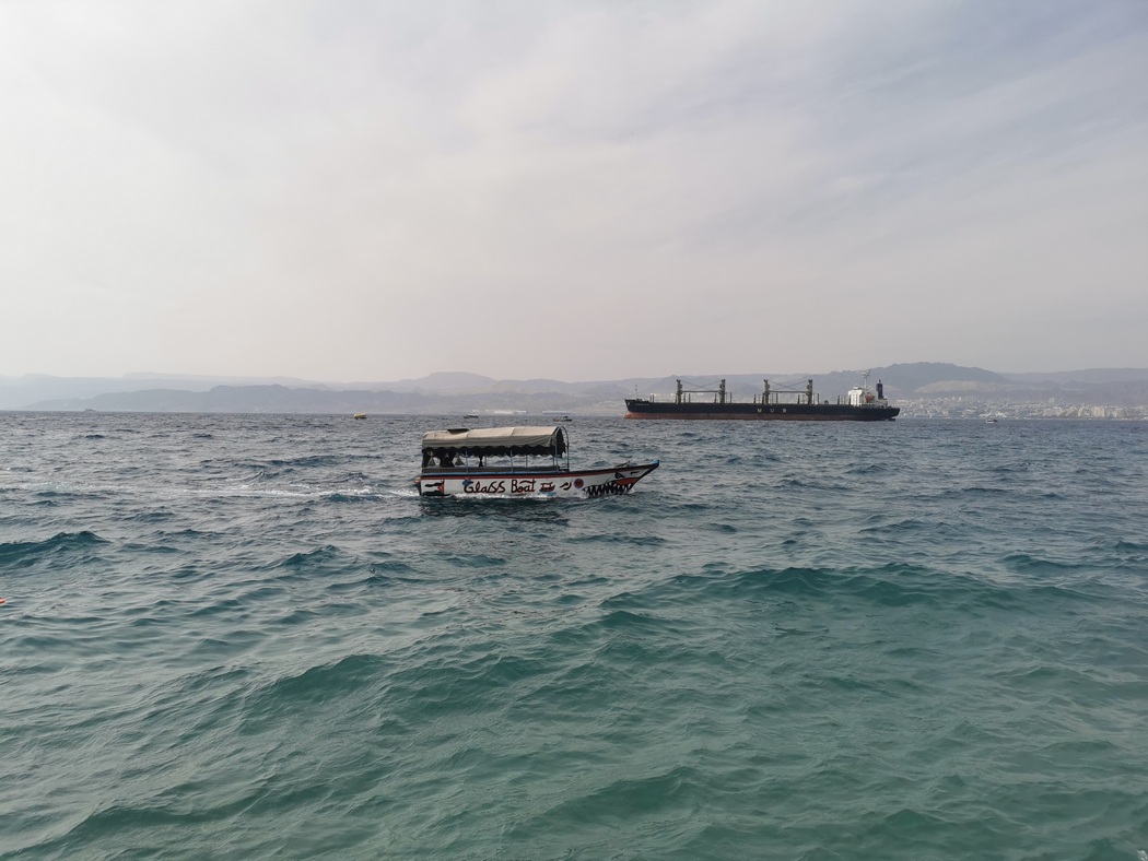 Zwei Schiffe im Golf von Aqaba
