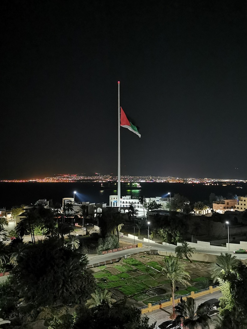 Blick auf Flaggenmast