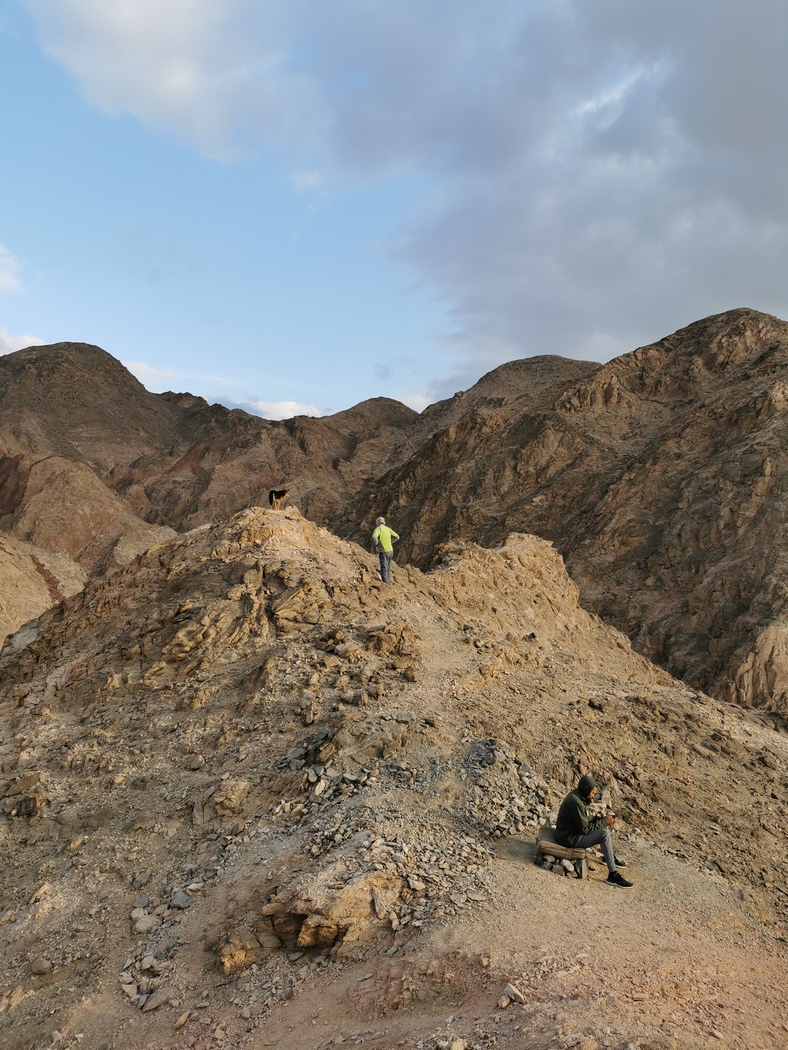 Hund, Tilmann und Sergio in den Bergen