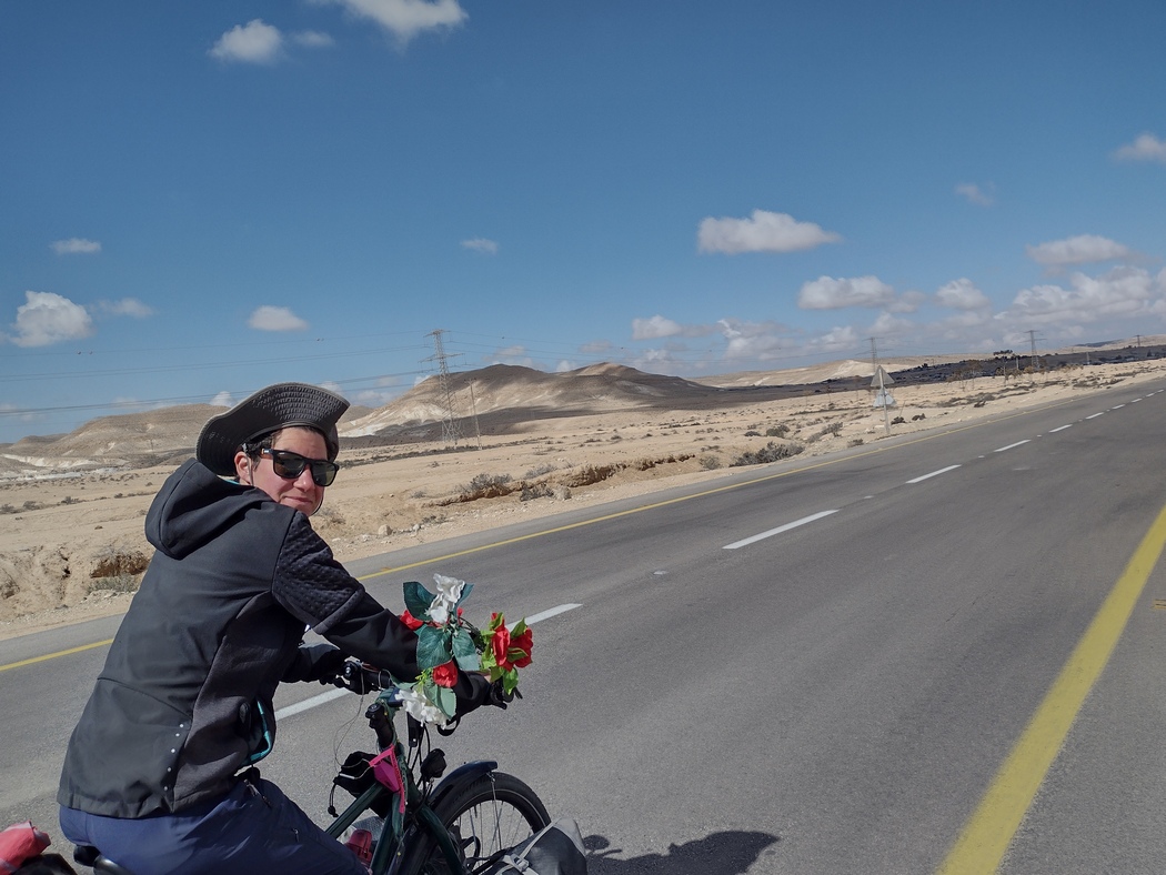 Julia fährt Fahrrad